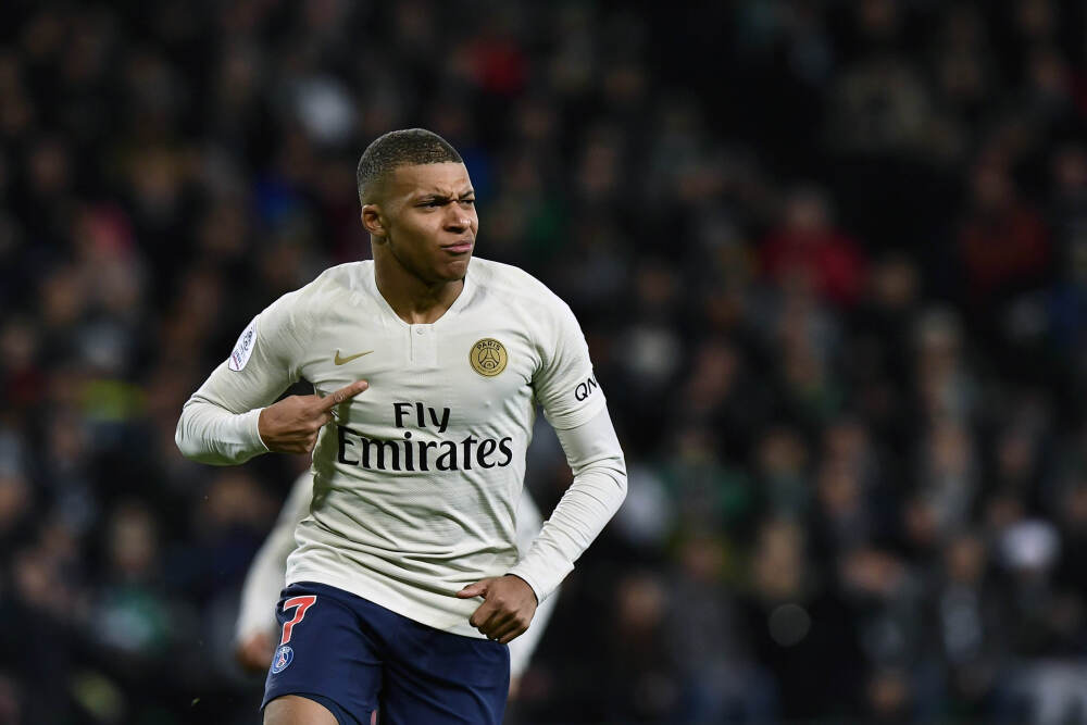 无敌存在！弗雷戴特在CBA四个赛季场均34.3分6.4板5.4助2断